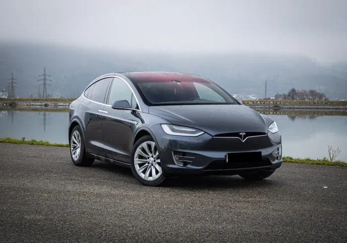 Tesla Model X 90D Premium 7-miestne, Free Supercharger SC01, Carbon, ťažné