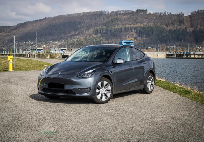 Tesla Model Y Long Range Nelakované, Ryzen, vyhrievaný volant, stierače, DPH